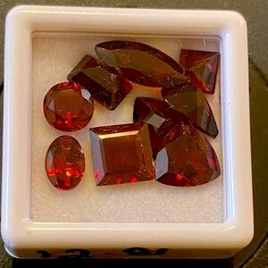 GARNETS Mixed shape 9 piece Lot of 12.81cts Red Fine Quality Natural earth mined